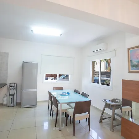 Βίλα Tranquility 4 Bedroom *