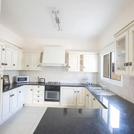 Tranquility 4 Bedroom Βίλα Πρωταράς